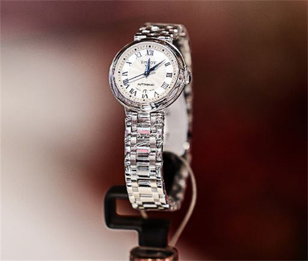 天梭腕表表帶掉色解決技巧深度解析